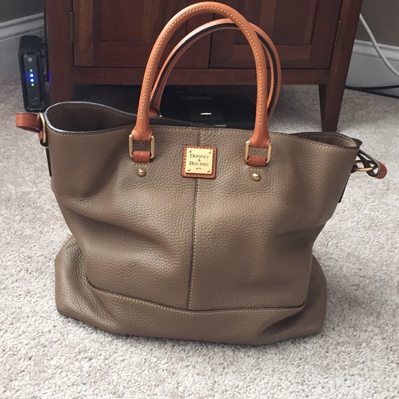 Dooney & Bourke Handbags - Dooney & Bourke Brown pebbled leather purse